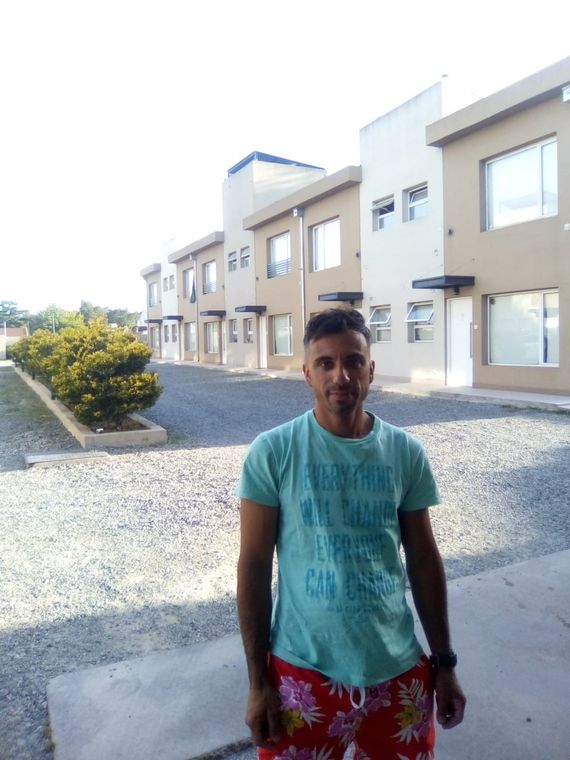 Dos delincuentes entraron por la puerta y se llevaron dos motos en el correr de una hora