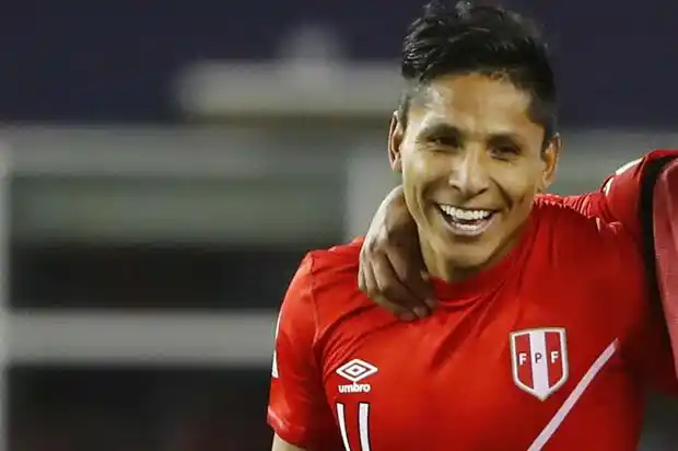 La insólita explicación de Ruidíaz: "me chocó en el..."