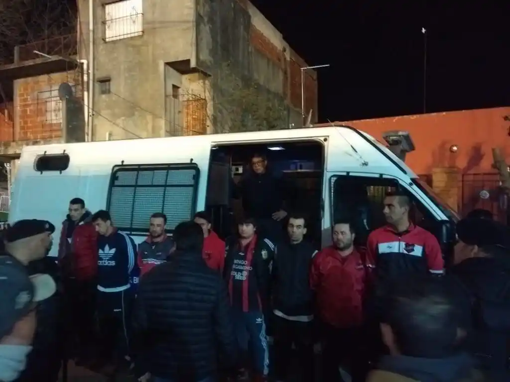 Detienen a la barra de Douglas Haig de Pergamino en la previa del partido con Lanús