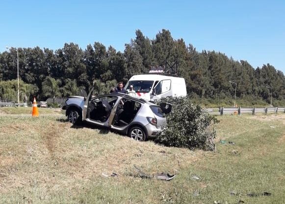 Conductor herido al volcar sobre la Ruta 9