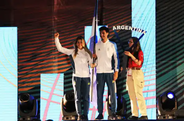Fede Bruno abanderado argentino en la ceremonia de clausura de los Juegos Odesur
