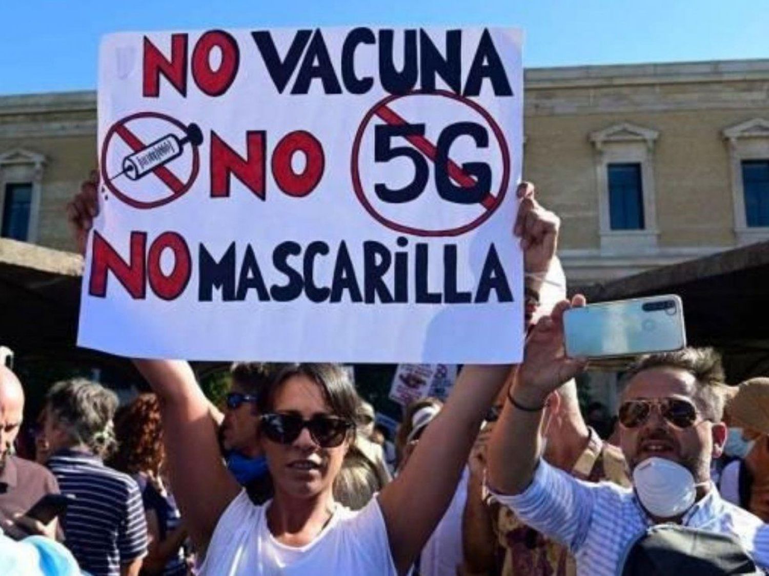 Antivacunas exigieron al Gobierno provincial que suspenda el pase sanitario