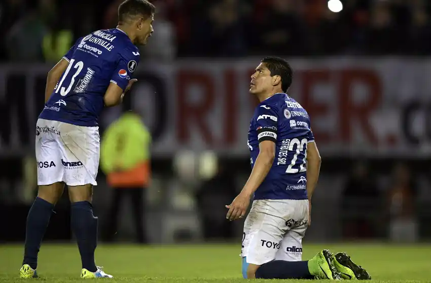 Insólito: Jorge Wilstermann negó haber vendido el partido contra River