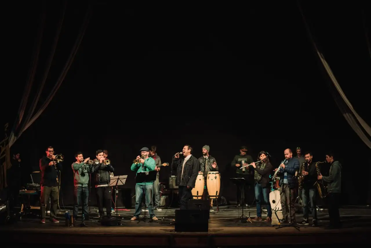 A beneficio de Pelucas de Esperanza, La Cumbancha Litoral se presenta en el Teatro  Gualeguaychú  