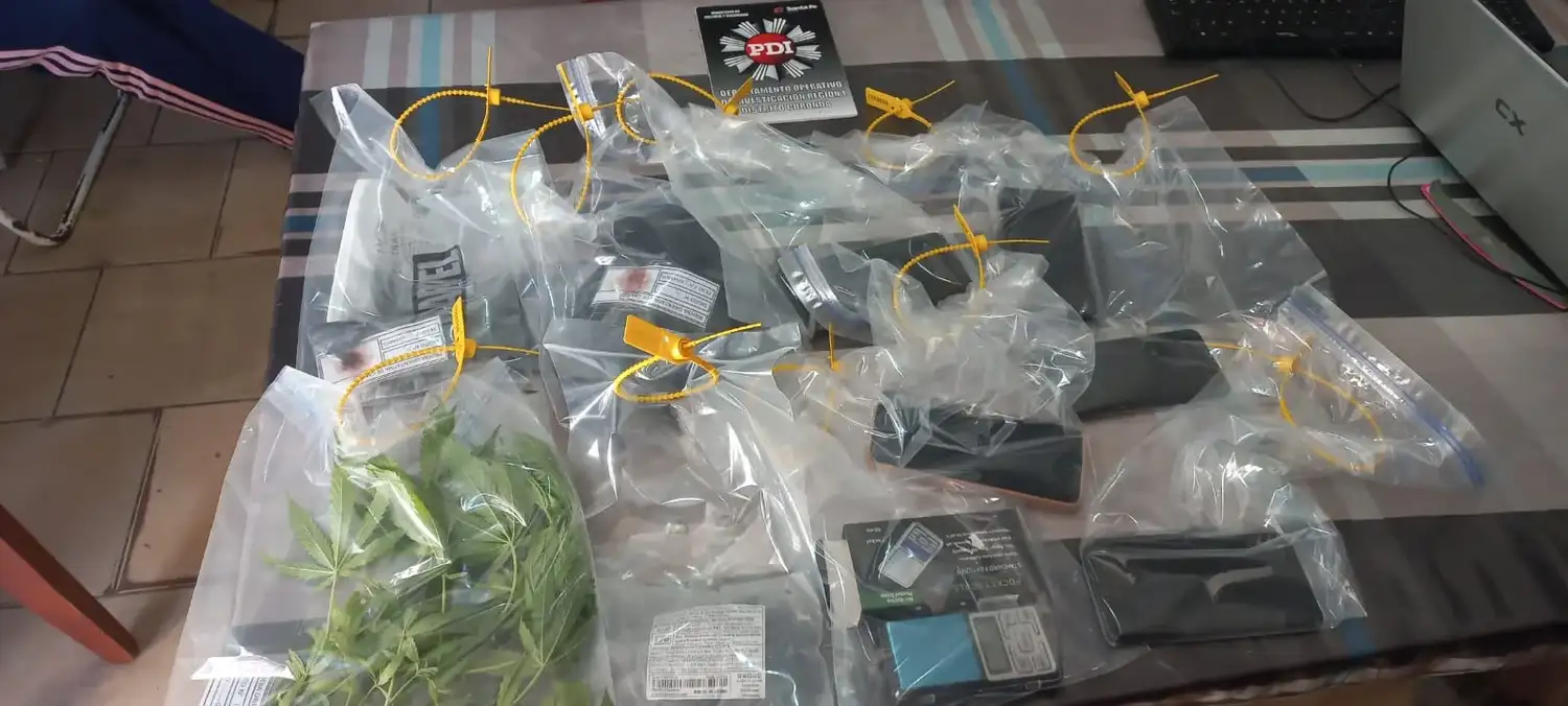 La PDI realizó 17 allanamientos en Rafaela por asociación ilícita y microtráfico. Hubo seis detenidos y secuestraron armas, cocaína, municiones y celulares. - 4