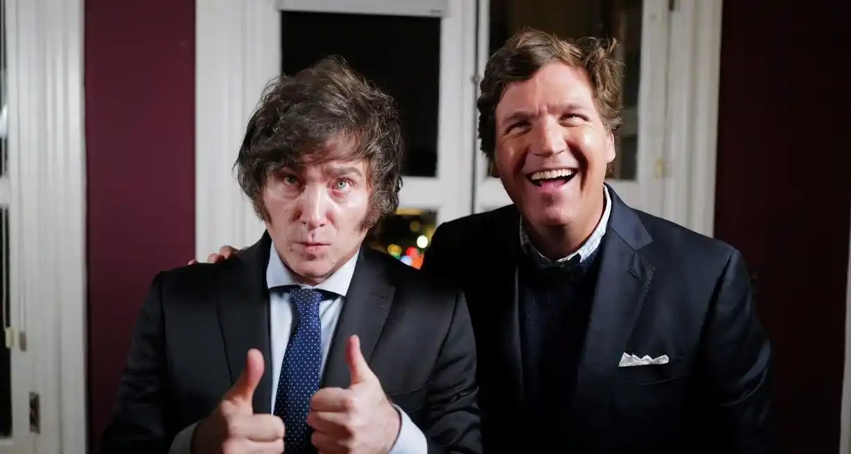 Milei en una entrevista con el periodista estadounidense Tucker Carlson.