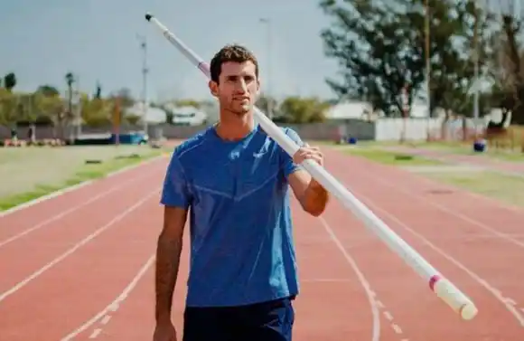 El retorno: Chiaraviglio en alto nivel y Sasia, con récords