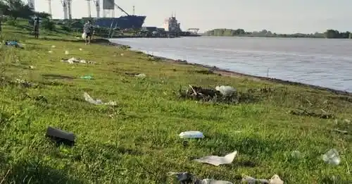 La publicación de la suciedad de la costa del río Baradero disparó la opinión de los lectores.