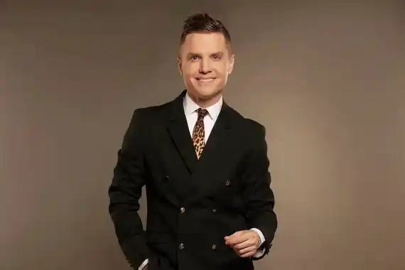 Tiene 12 años y la comparan con Lali Espósito: Catalina, la hija mayor de Santiago del Moro, debutó como modelo