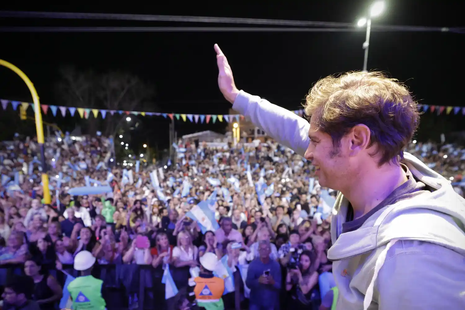 En medio de la polémica por los datos del Censo, Kicillof participó junto a Espinoza de los Carnavales de La Matanza