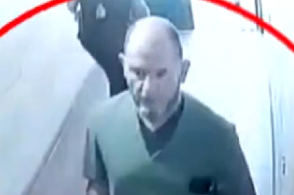 El sospechoso fue identificado como Walter Mansilla, enfermero del hospital Paroissien. (Foto: captura de video)