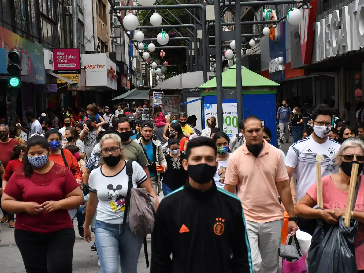 Transmisión aérea del coronavirus: qué son y cómo actuán los “aerosoles” humanos