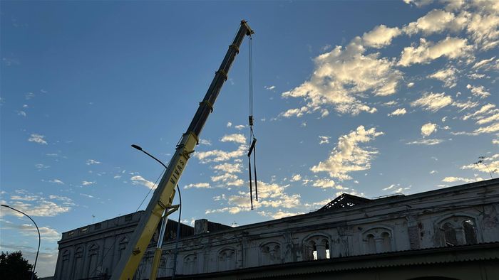 Atención: comenzó el corte de tránsito en pleno centro por obras en los ex Almacenes Ripamonti obra - 1