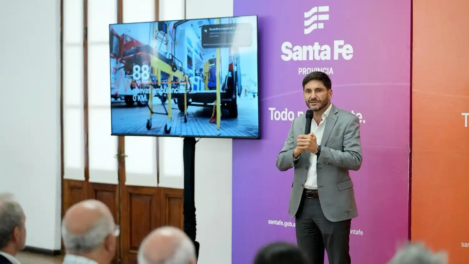 Pullaro impulsa una inversión de casi $ 10.000 millones para sumar 88 ambulancias y fortalecer el sistema de salud pública - 3