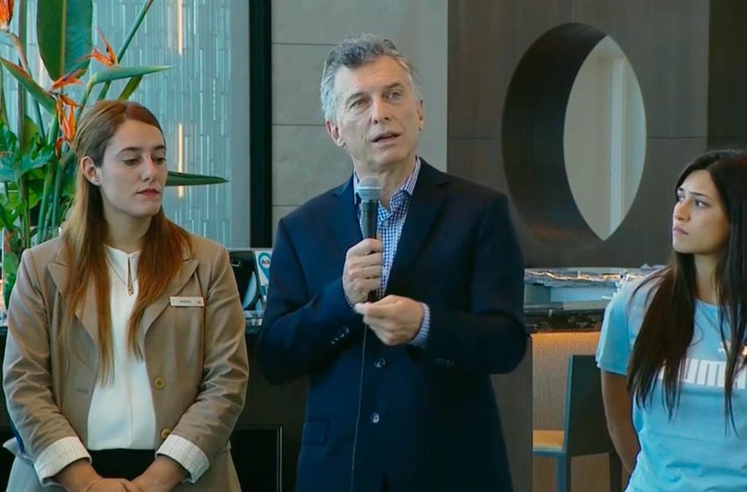 Aerolíneas: Macri pidió «trabajar juntos para volar sin pedirle plata al Estado»