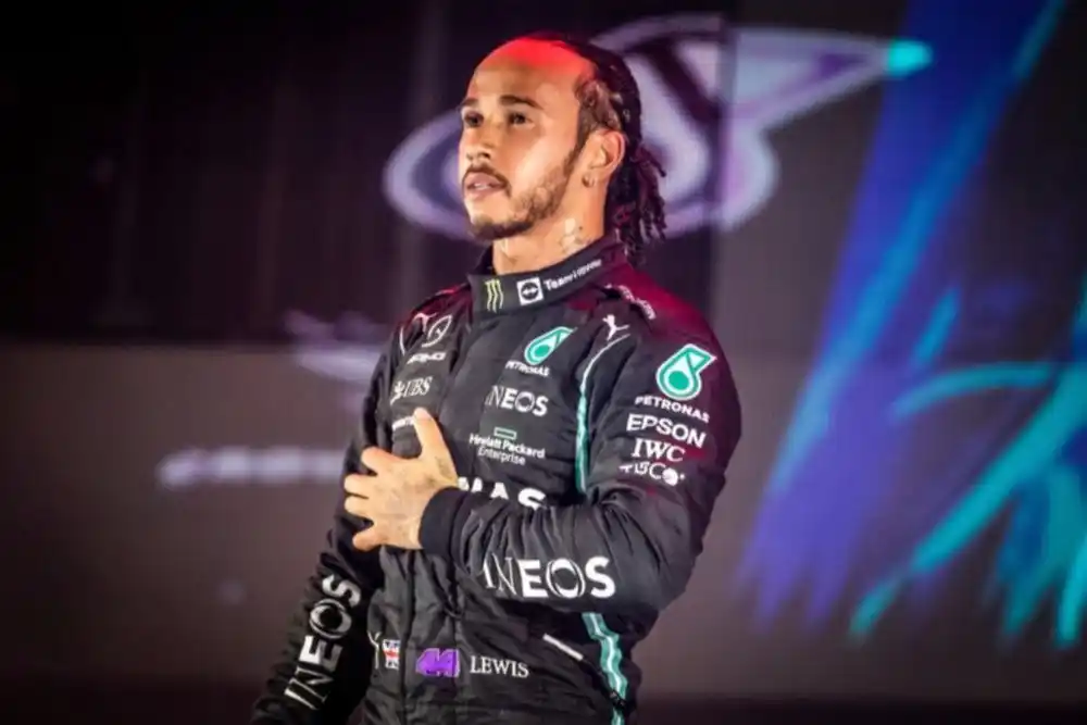 ¿Quieres saber cuánto dinero gasta Lewis Hamilton para viajar en avión?