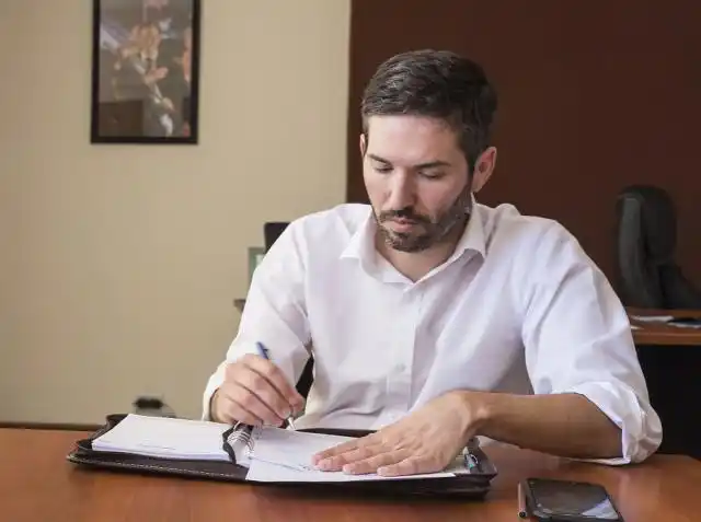 Müller defendió el “espíritu” de las normativas que priorizan el título docente
