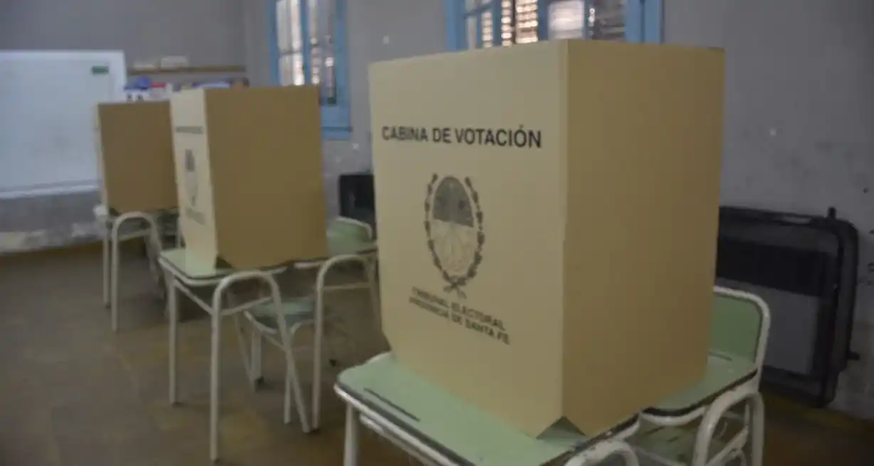 El oficialismo y oposición también discuten cómo y cuándo se elegirán convencionales constituyentes. Créditos: Flavio Raina