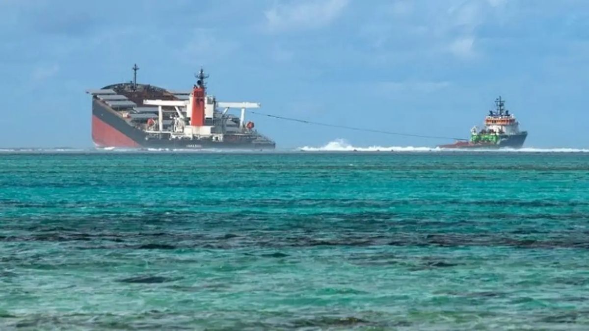 Un buque con 750 toneladas de combustible se hunde frente a las costas de Túnez