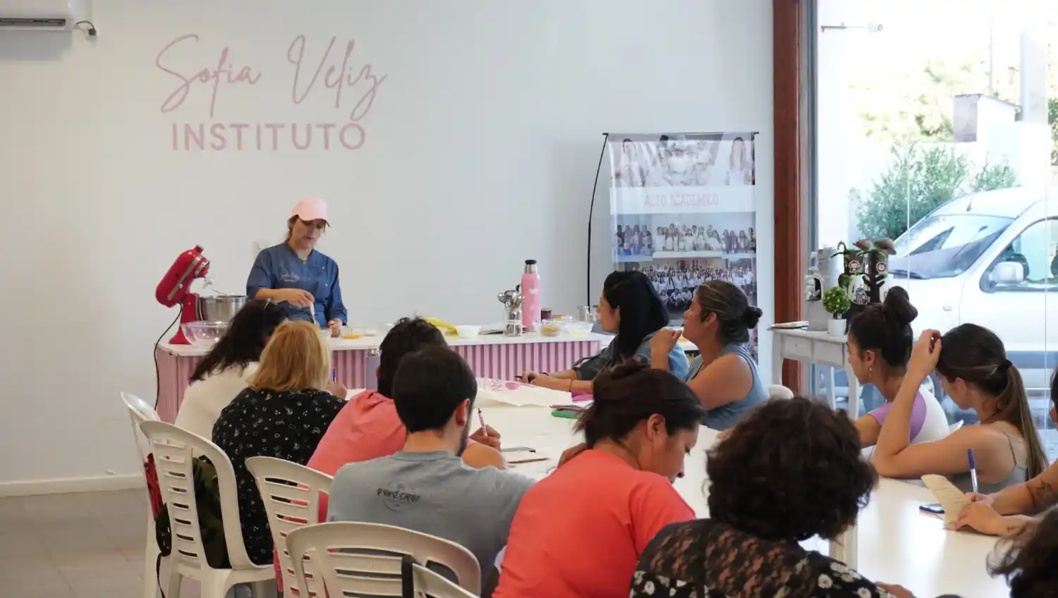 Capacitación gratuita para la elaboración de productos navideños.