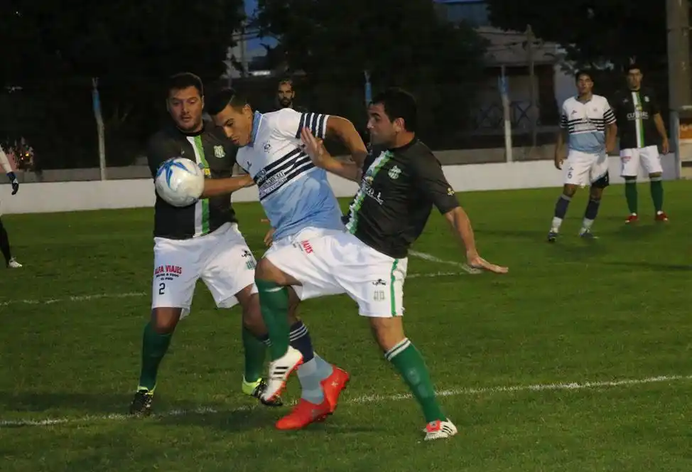 Pese a la adversidad, Gimnasia derrotó a Excursionistas y se afirma en lo más alto