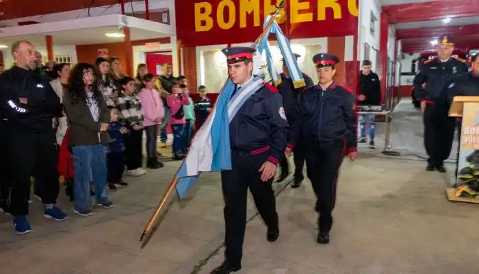 Bomberos celebraron su 64 aniversario