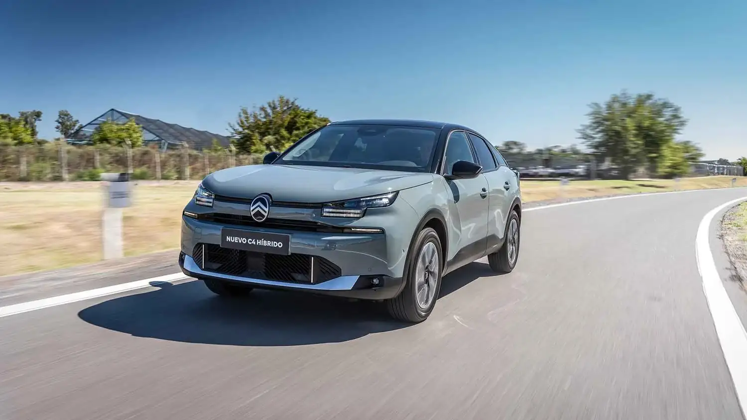Con un cambio total, regresa el Citroën C4 al país.