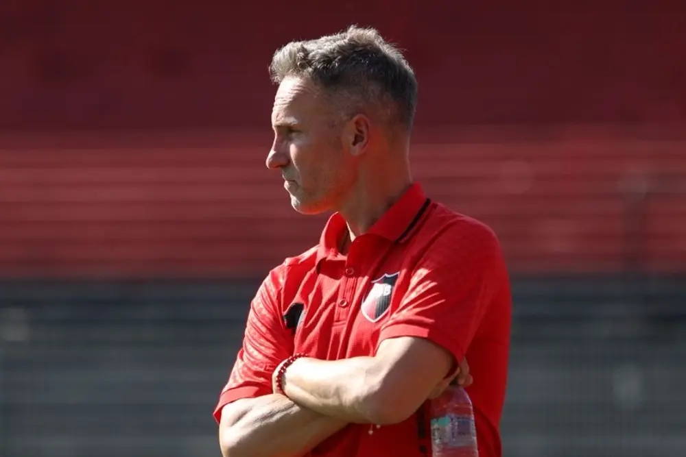 Newell's entrena con Bernardi a días del clásico rosarino: qué sigue para La Lepra tras la salida de Orsi-Gómez
