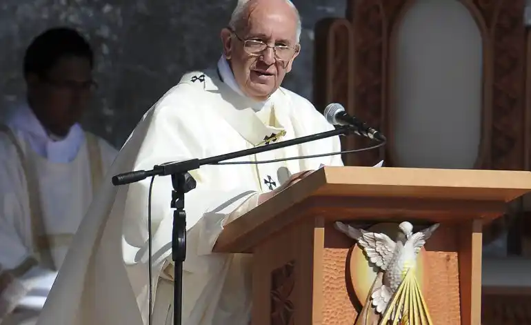Desde el Vaticano: El Papa llamó a votar "a conciencia"