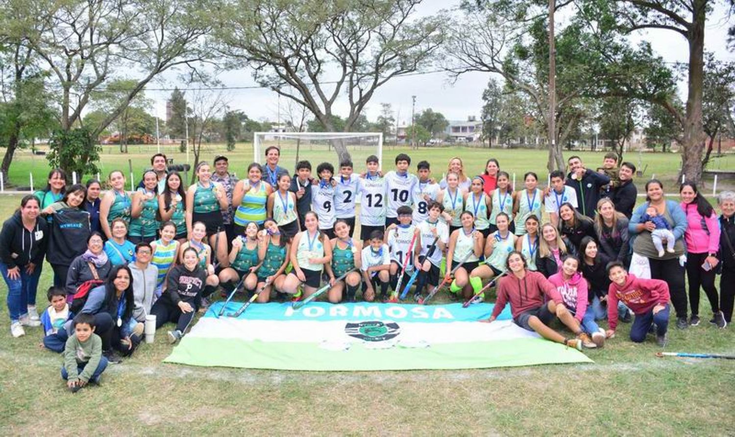 Tres clasificados de Hymcaya
y uno de Naineck en hockey