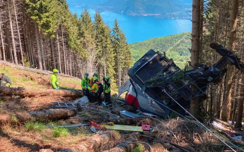 Además, 12 turistas quedaron atrapados en una cabina