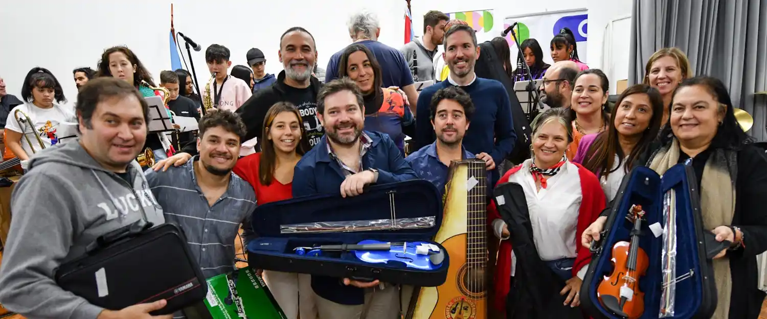 De Gualeguay, Ensamble El Puerto, sede Escuela Nº 2 Feliciano Chiclana.