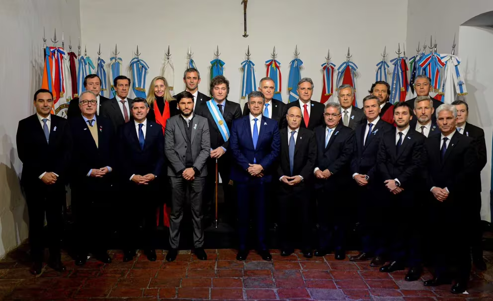 Milei firmó el Pacto de Mayo con 18 gobernadores y habló de un cambio de época