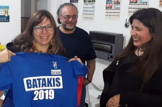 Roberto Gómez junto a Batakis en un encuentro en La Plata