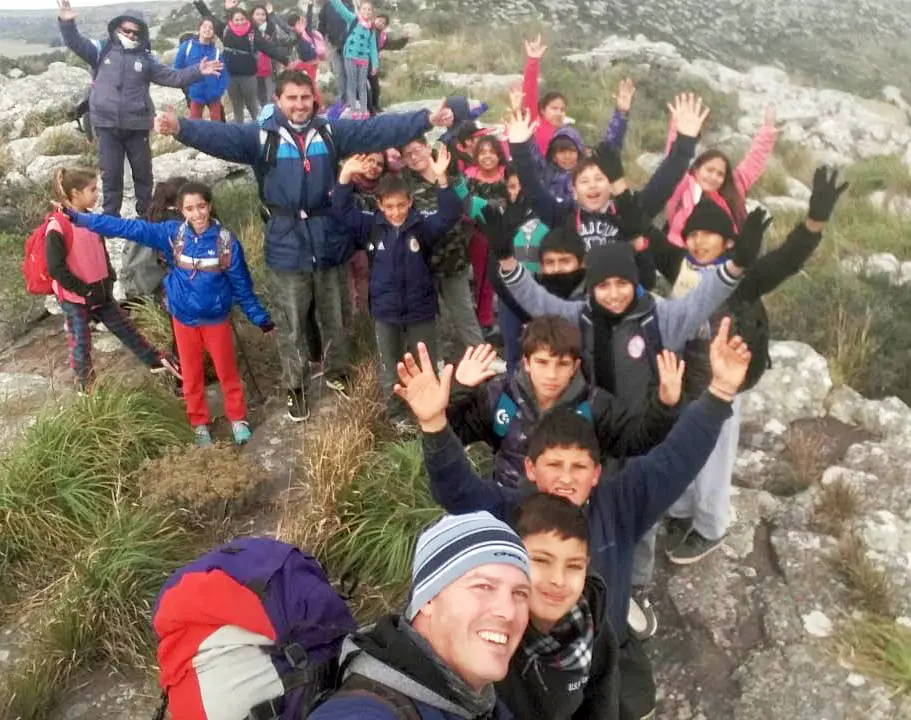 Chicos de la Escuela Nº 6 en  el paraje Puerta del Diablo
