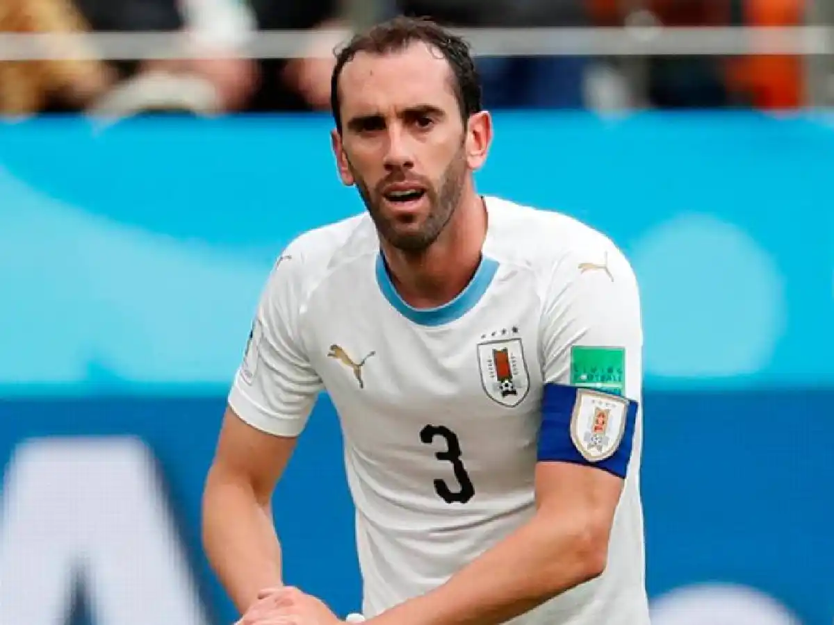 Vélez oficializó la llegada de Godín