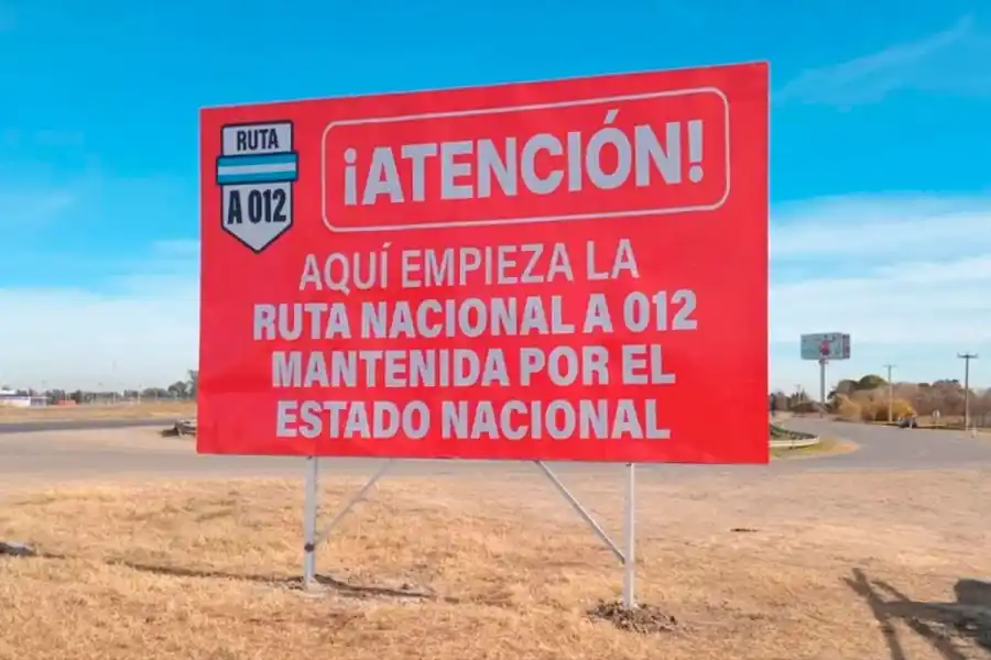 El Gobierno de Santa Fe instala carteles rojos en rutas para denunciar el abandono de la Nación