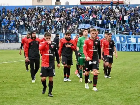 El Sabalero perdiò 1 a 0 con San Telmo.Foto:JM Foglia