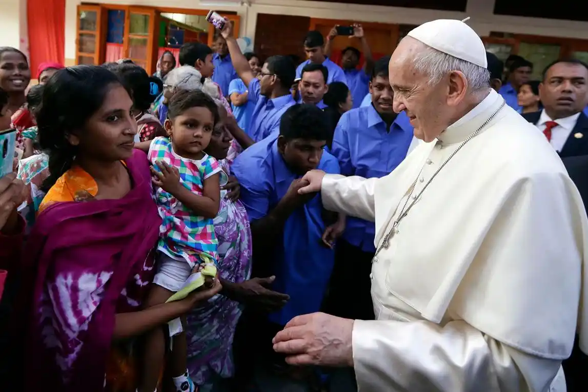 El Papa cierra su gira con una advertencia por la escalada nuclear