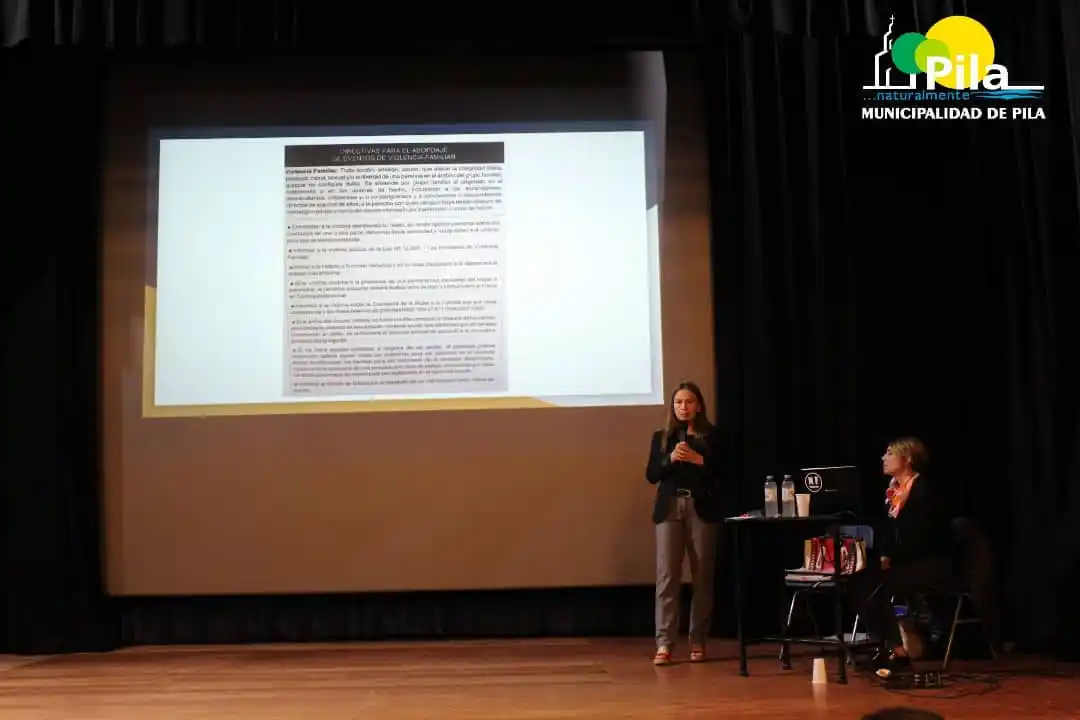 Jornada de capacitación sobre violencia de género para la policía comunal de Pila