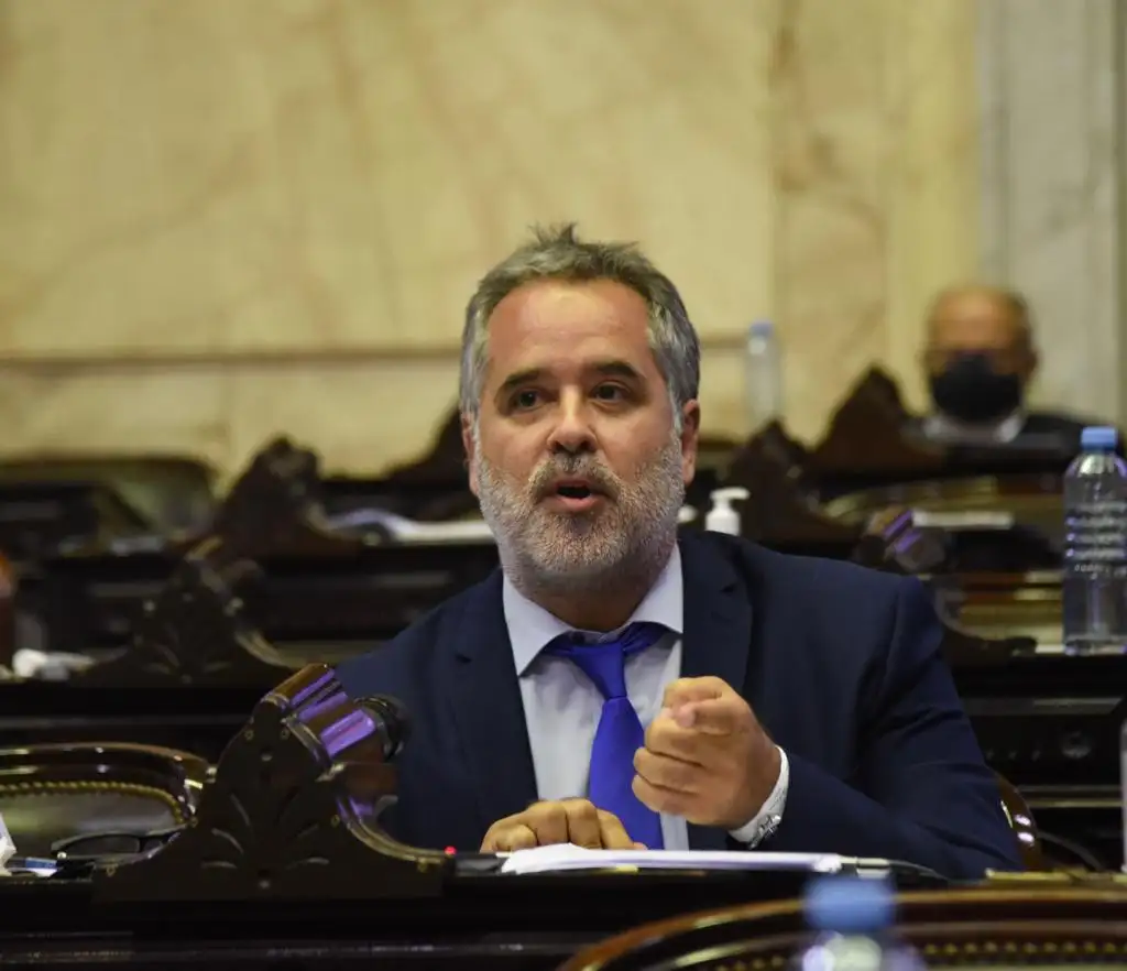 "Topo" Rodríguez enfatizó la necesidad de generar trabajo para los argentinos