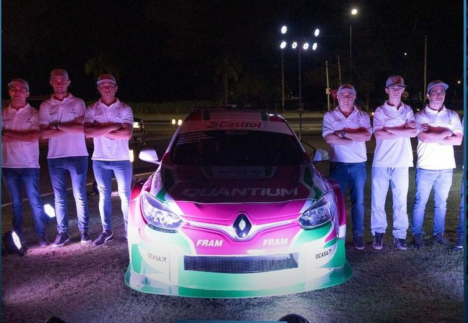 El equipo Renault a pleno en la presentación.