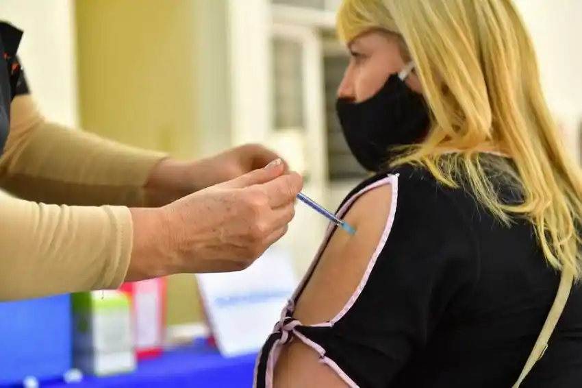 En capital se avanzará hoy con la vacunación de los adolescentes con factores de riesgo