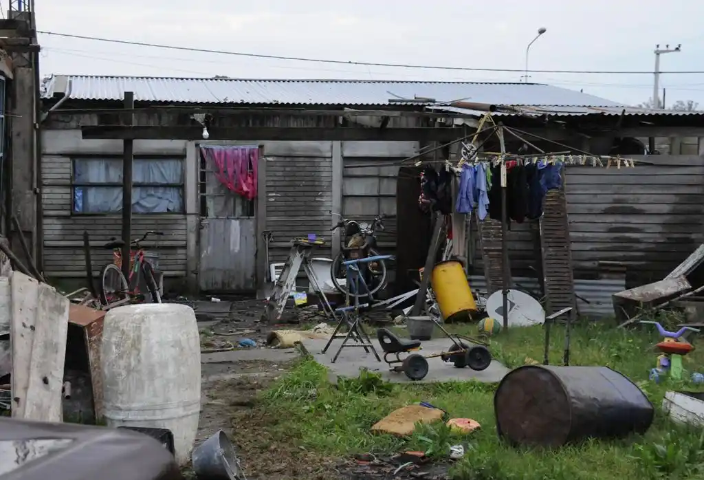 La intensa tormenta ocasionó  múltiples trastornos y una  familia tuvo que dejar su casa