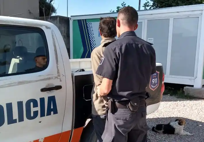 Mientras descansaban  los sorprendieron ladrones