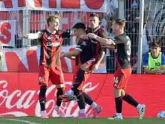 Salas pegó de entrada y encaminó el triunfo de River