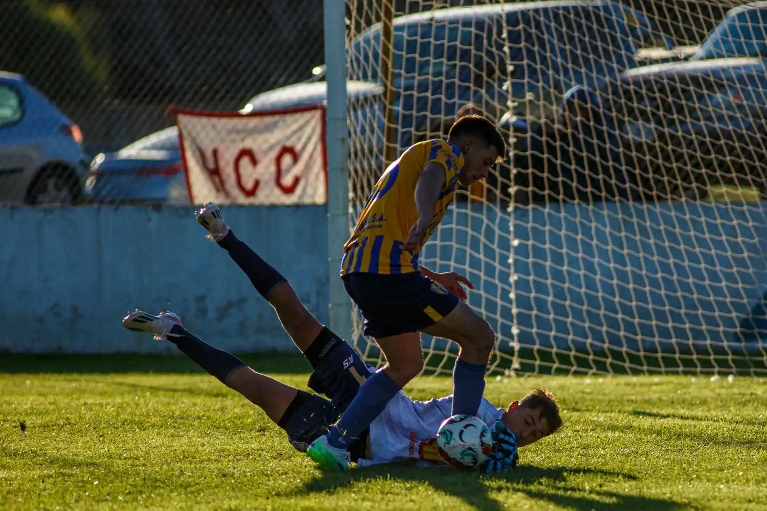 Fútbol de Primera: Echegoyen goleó al campeón Ciclista