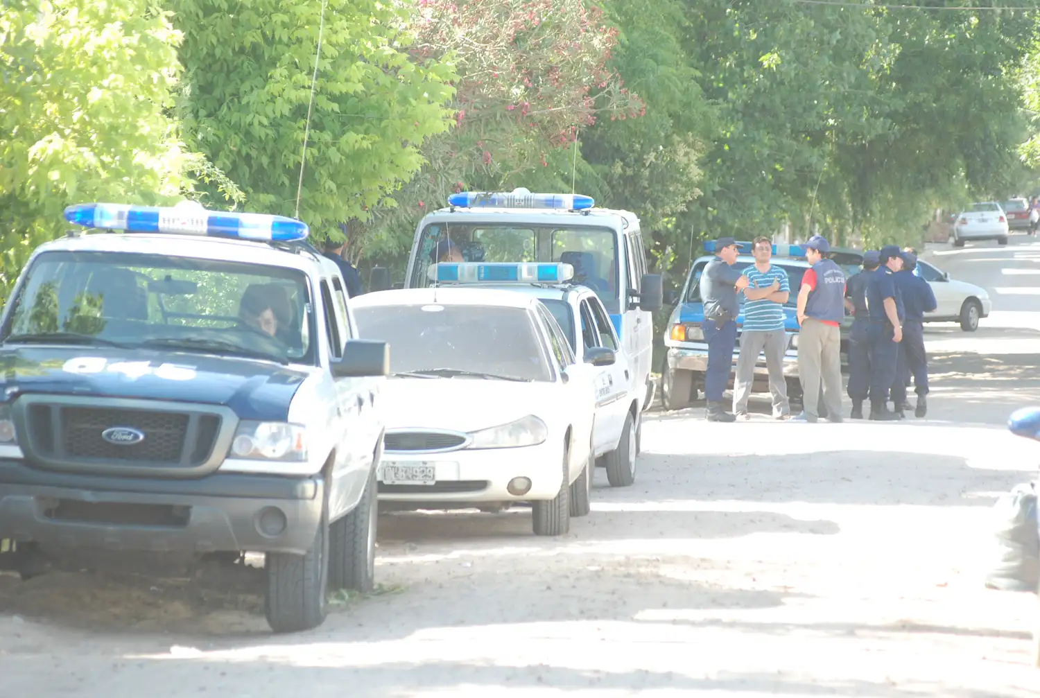 Bº Munilla: Arrestan a siete personas y secuestran armas en allanamiento 