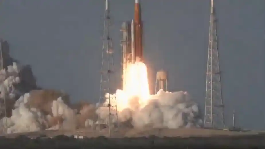 Viaje a la luna: despegó de forma exitosa la misión Artemis II - captura del canal oficial de la NASA