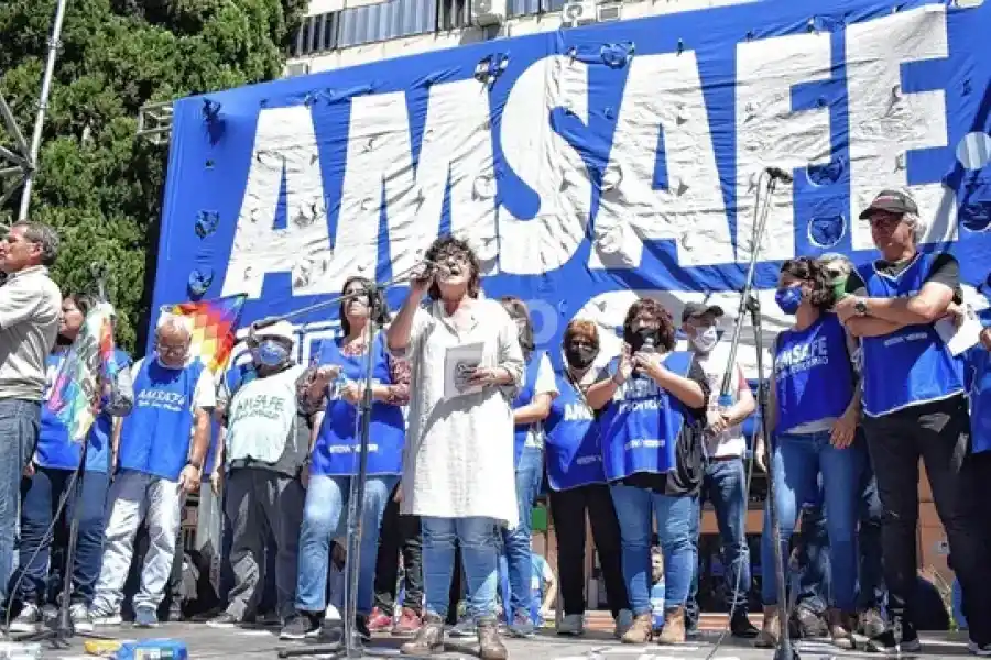 Los docentes de Santa Fe definieron un paro por 48 horas para la próxima semana